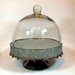 Knox Pedestal Plate with Glass Dome